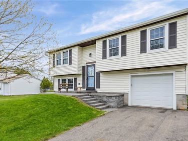 5765 Clover Meadow Lane, Farmington, NY 14425