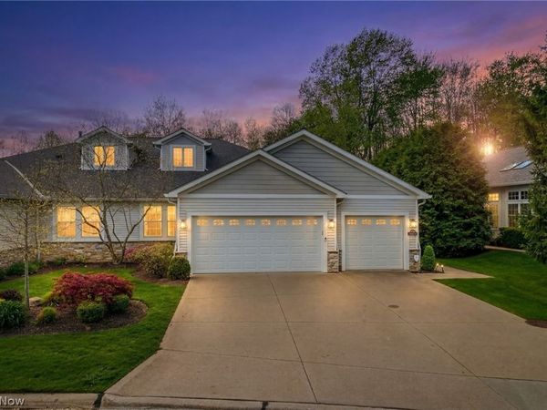 364 Blossom Lane , Orange Village, OH 44022