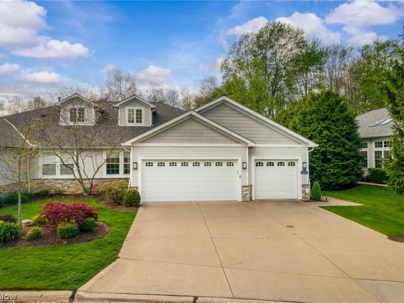 364 Blossom Lane , Orange Village, OH 44022 Photo 2