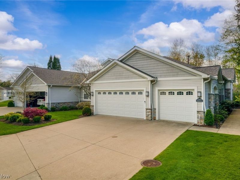 364 Blossom Lane , Orange Village, OH 44022 Photo 3
