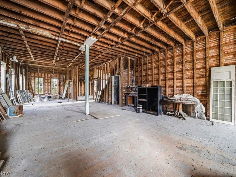 2699 E Center Street, Conneaut, OH 44030 Photo 12
