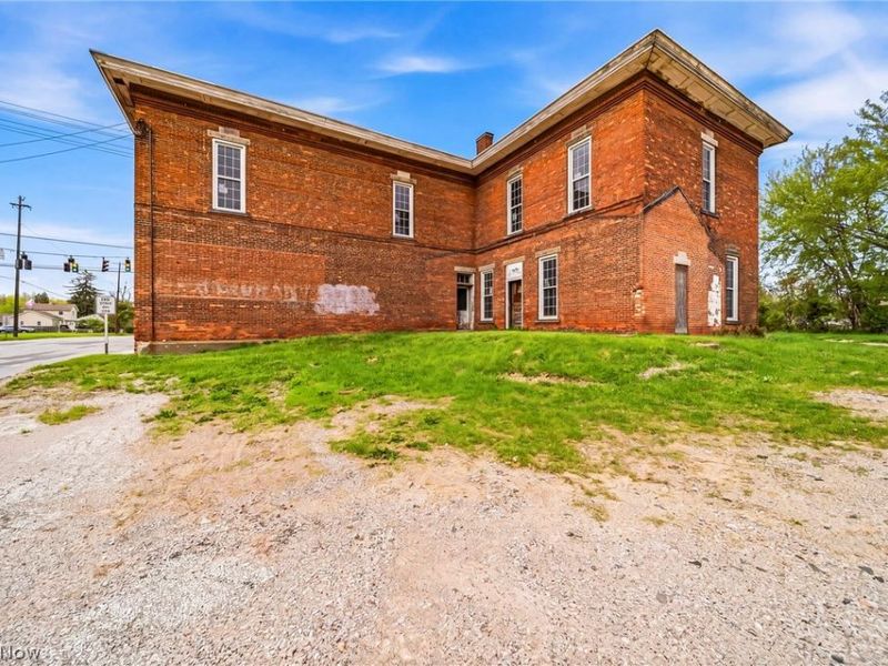 2699 E Center Street, Conneaut, OH 44030 Photo 4