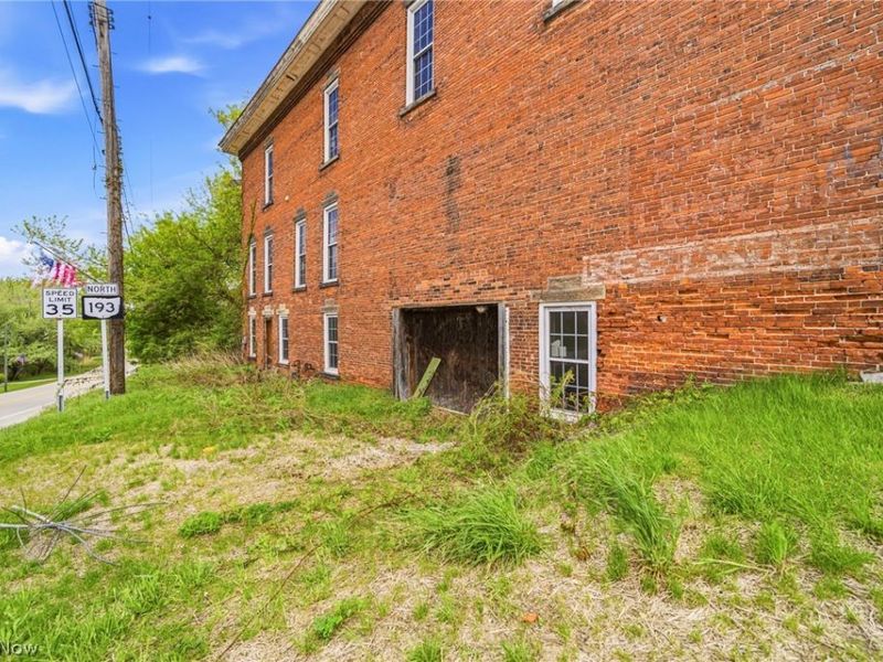 2699 E Center Street, Conneaut, OH 44030 Photo 6