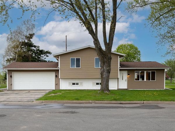 1736 Viking AVENUE, Holmen, WI 54636