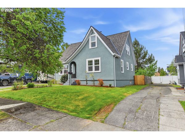 383 N FOLSOM ST, Coquille, OR 97423