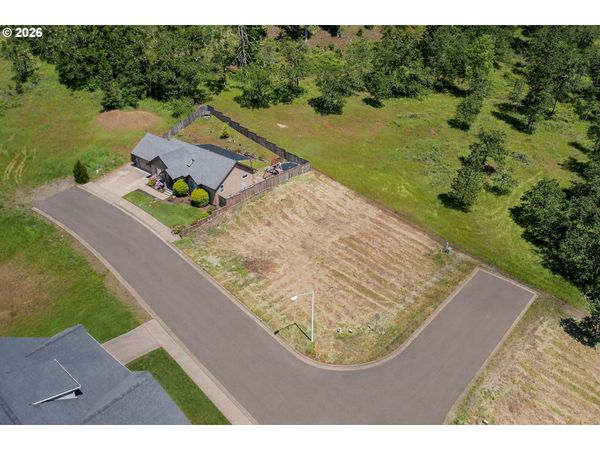 06000 N Hyland LN, Lowell, OR 97452