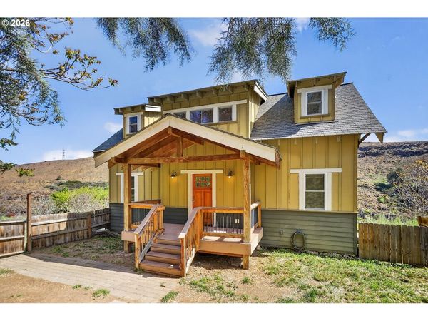 499 1ST ST, Maupin, OR 97037