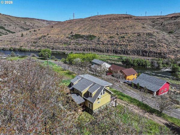 499 1ST ST, Maupin, OR 97037