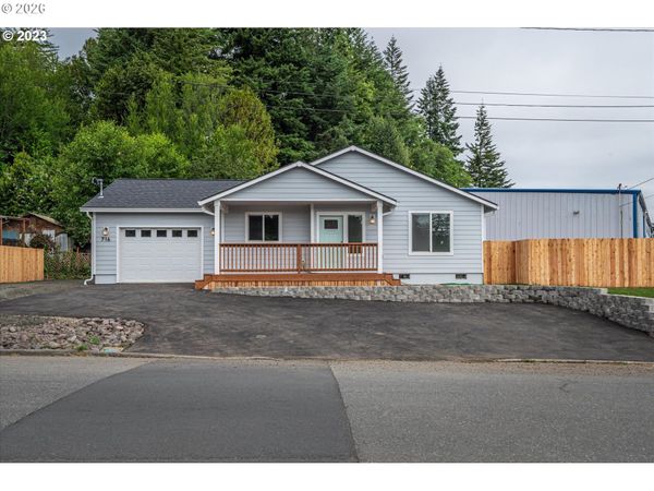 716 Southwest BLVD, Coos Bay, OR 97420
