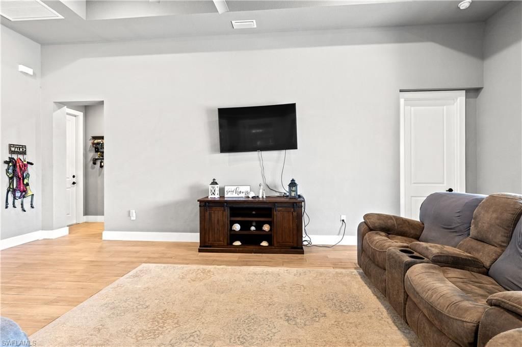 1233 NW 18th St, Cape Coral, FL 33993 Photo