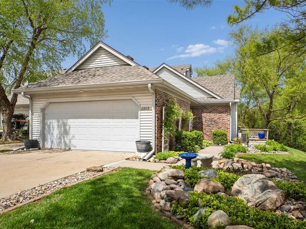 6809 Sharon Drive, Urbandale, IA 50322