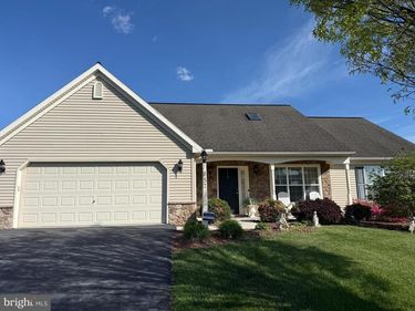 852 WALNUT CREST DRIVE, LEBANON, PA 17046