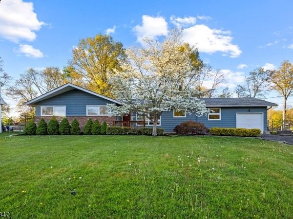 16 Parkway Dr, Montville, NJ 07058