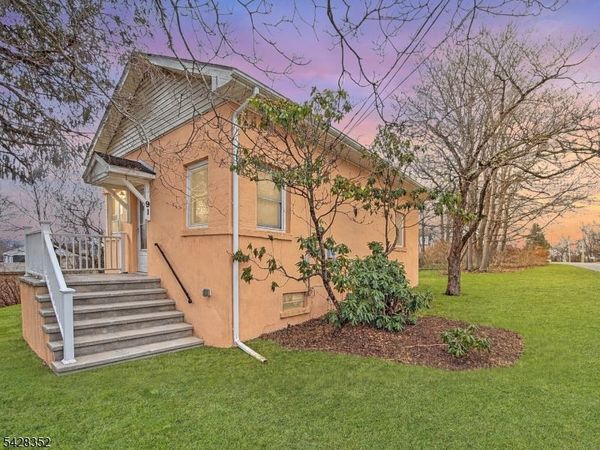 91 Clinton Ave, Mansfield, NJ 07865