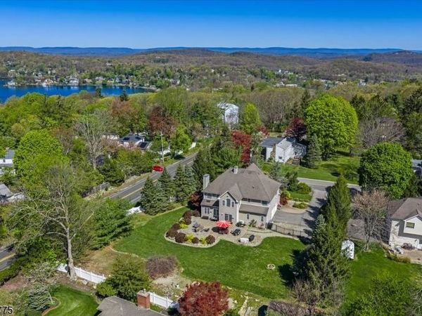 1 Hunters Ln, Sparta, NJ 07871