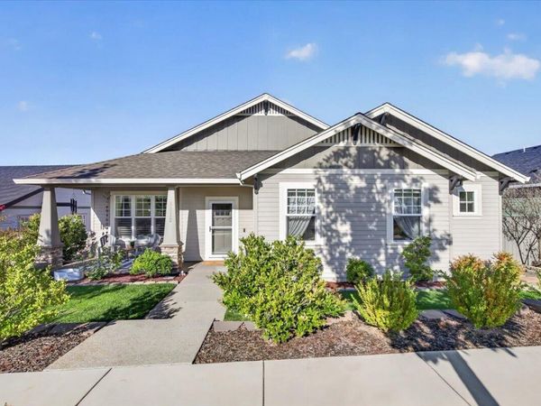 1112 Stanford Avenue, Medford, OR 97504