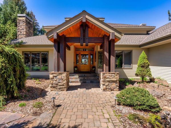 60350 Arnold Market Road, Bend, OR 97702