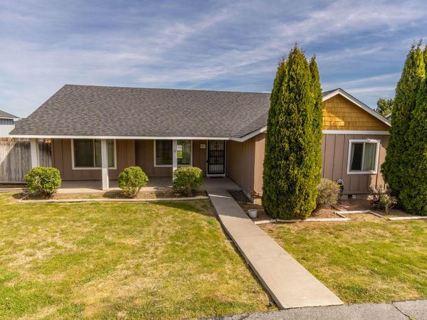 545 SW Sunrise Circle, Metolius, OR 97741