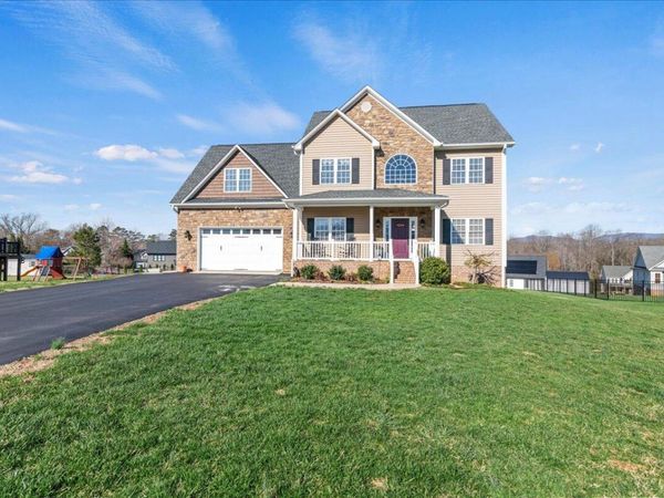 1234 Autumn Run DR , Forest, VA 24551