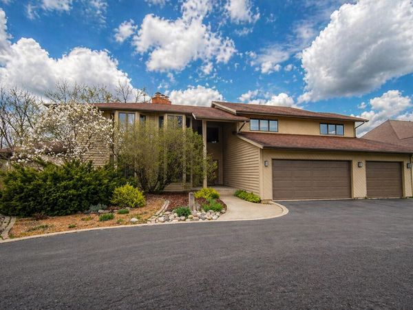 732 Royal Dublin Lane , Dyer, IN 46311