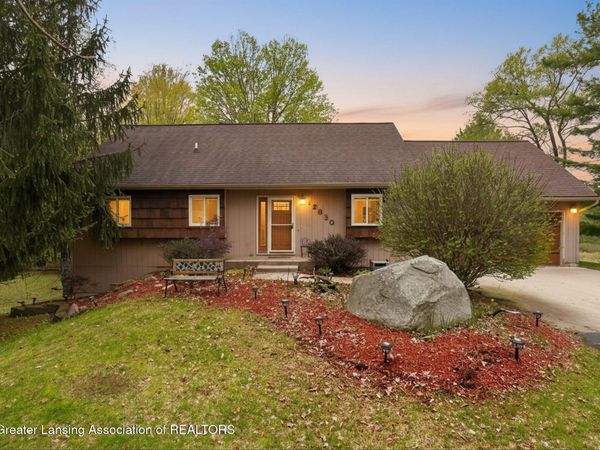 12830 Upton Road, Bath, MI 48808