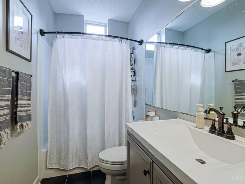 985 Paradrome Street, Unit B, Cincinnati, OH 45202 Photo 13
