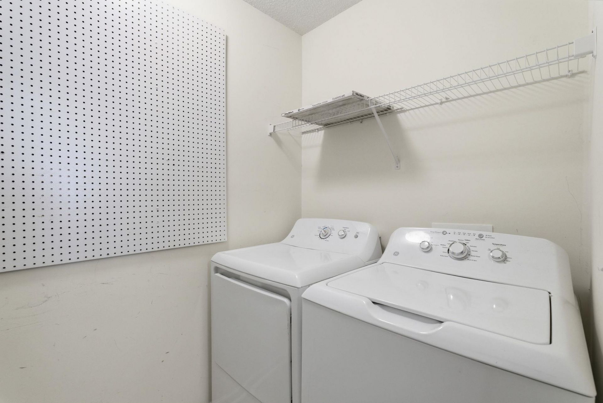 300 Country Manor Dr. Photo 10