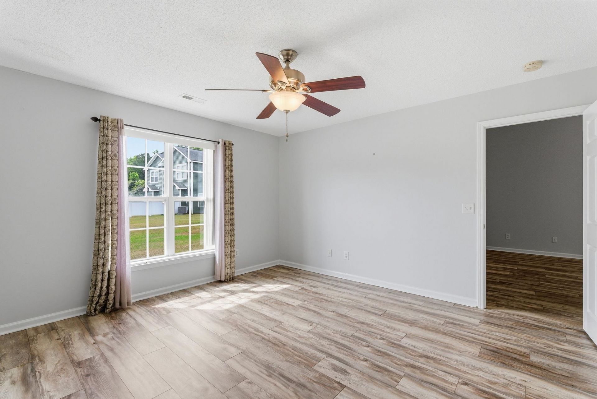 300 Country Manor Dr. Photo 24