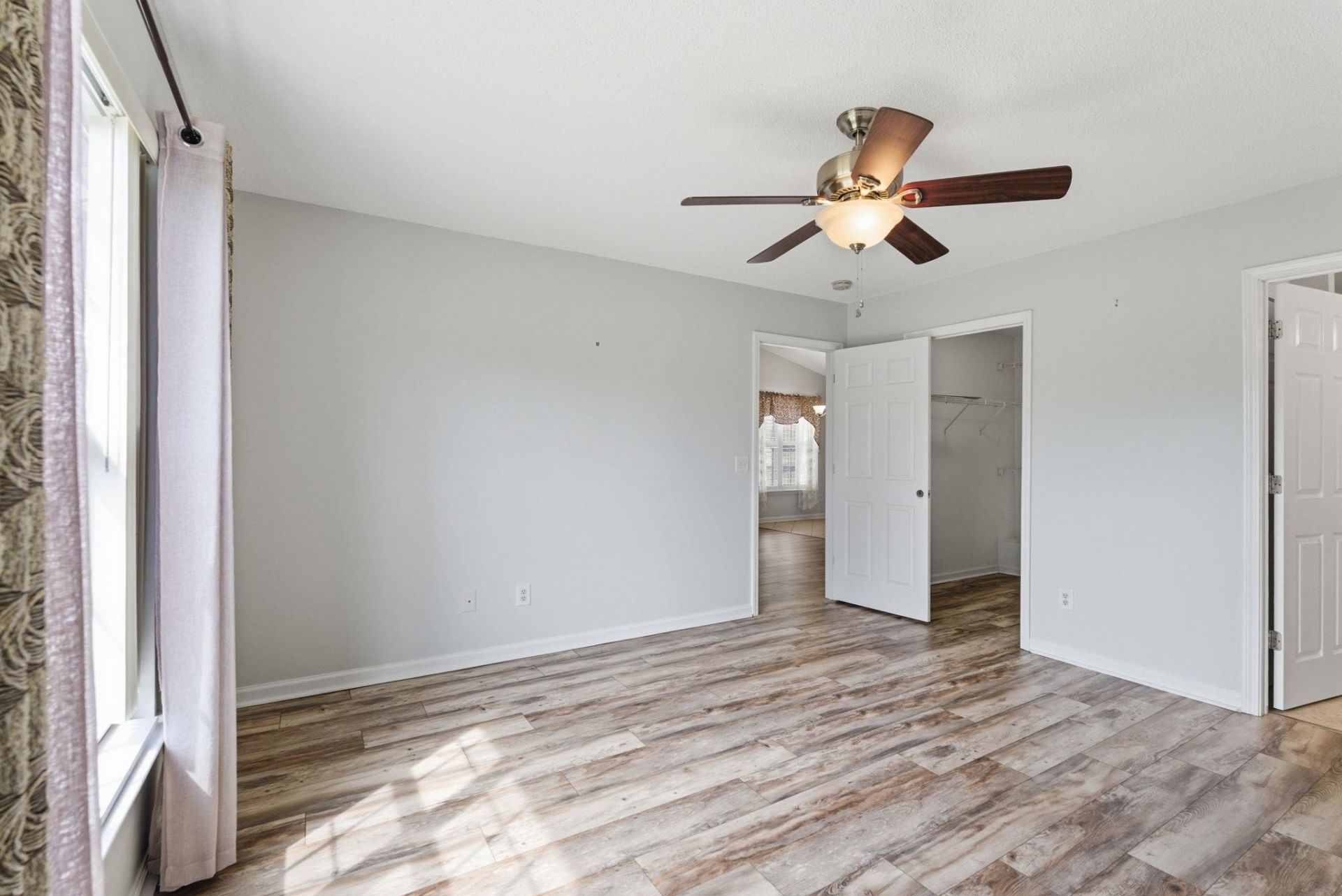 300 Country Manor Dr. Photo 25
