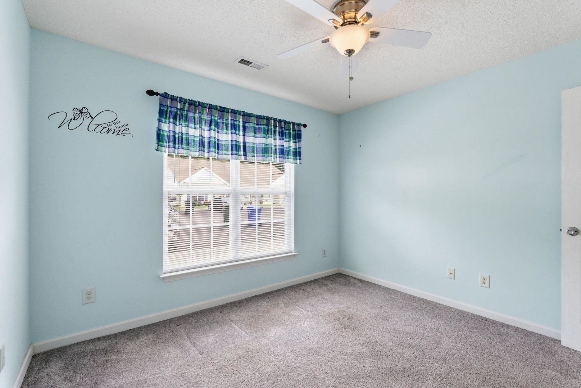 300 Country Manor Dr. Photo 31