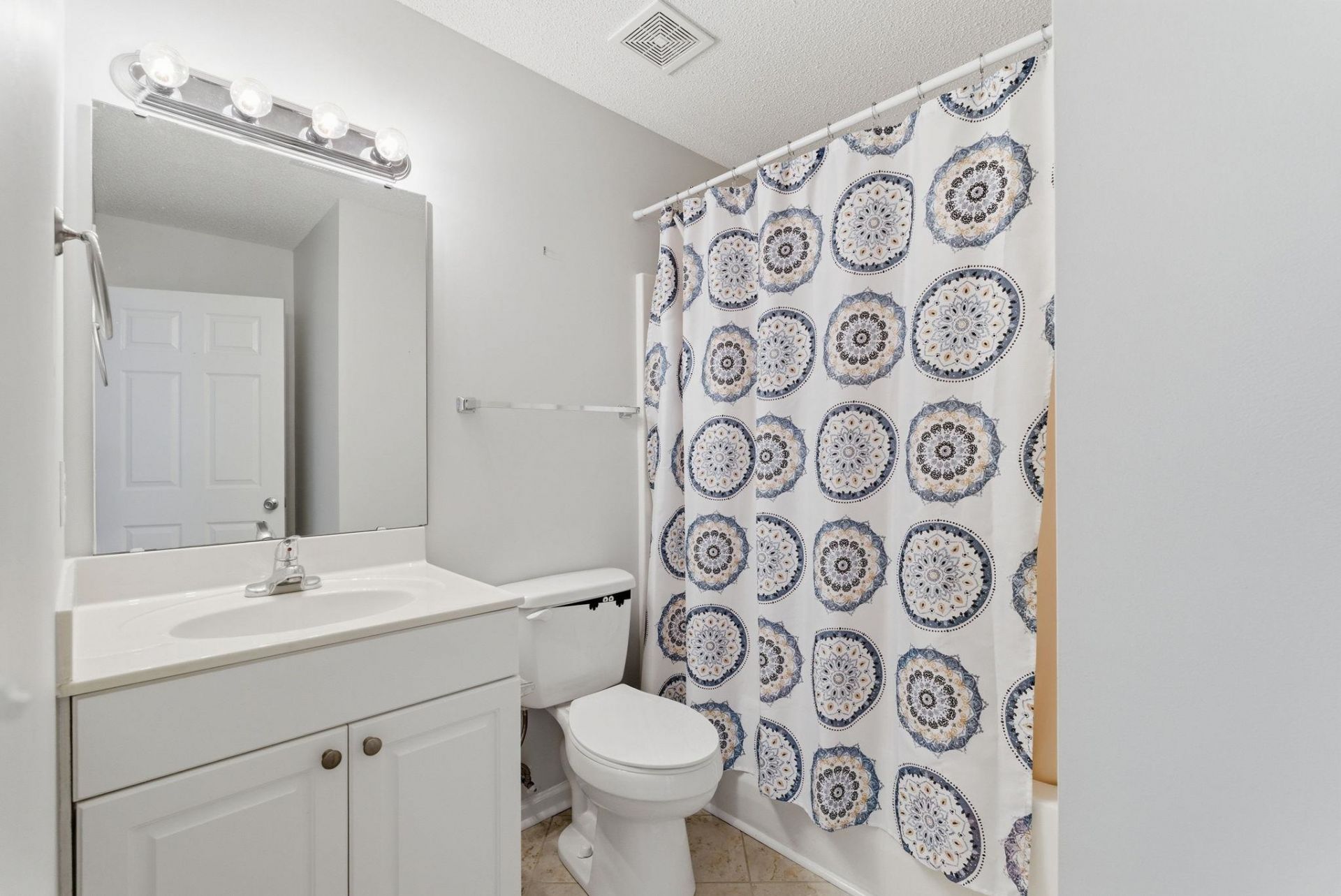 300 Country Manor Dr. Photo 35