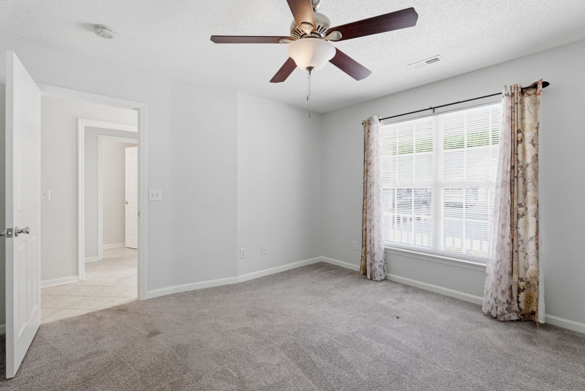 300 Country Manor Dr. Photo 38