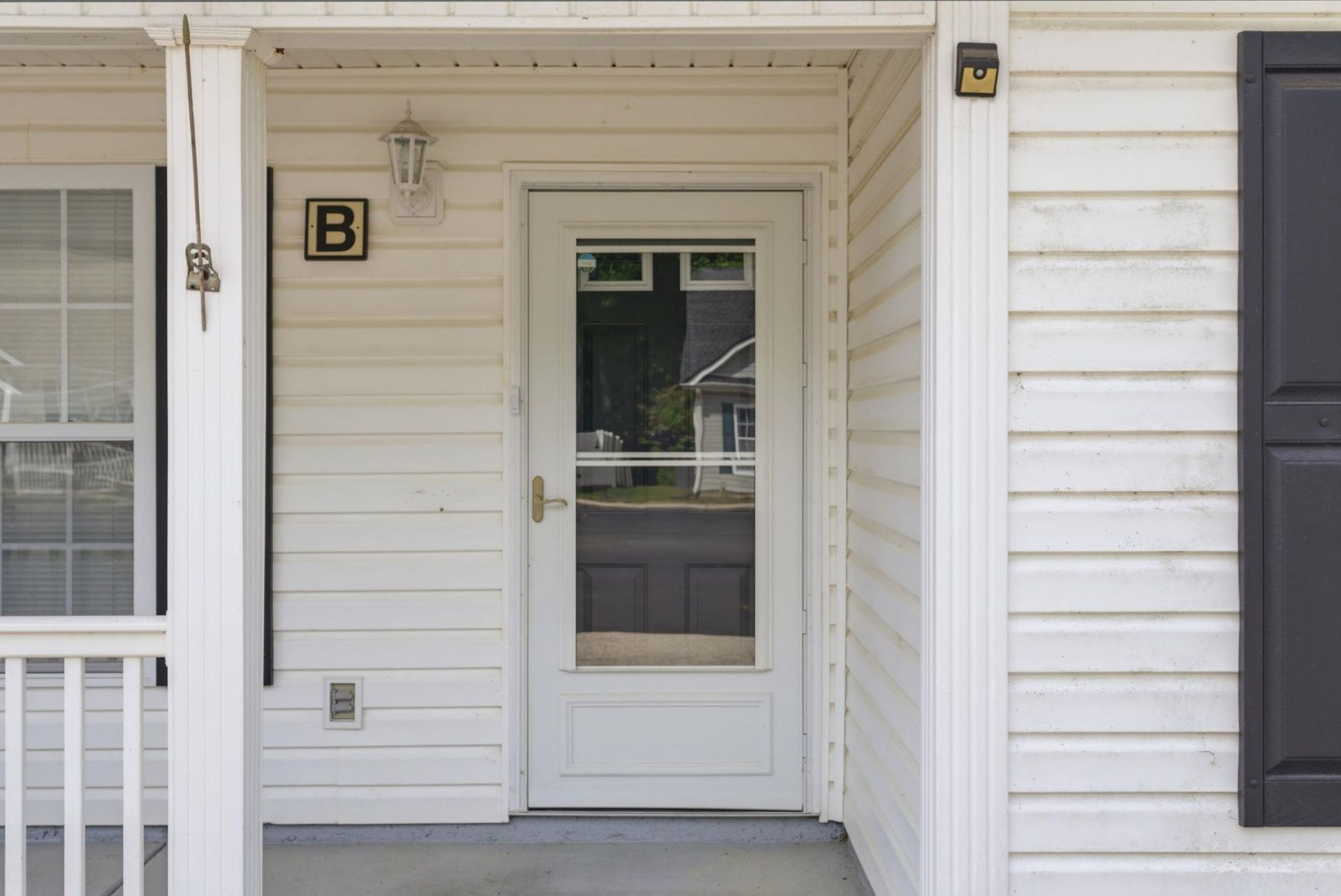 300 Country Manor Dr. Photo 4