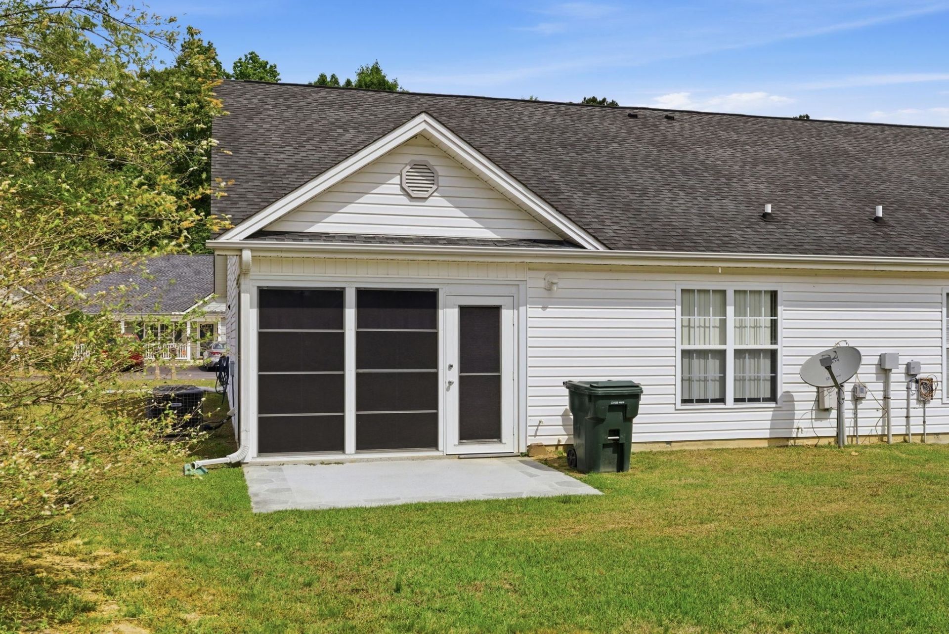 300 Country Manor Dr. Photo 43