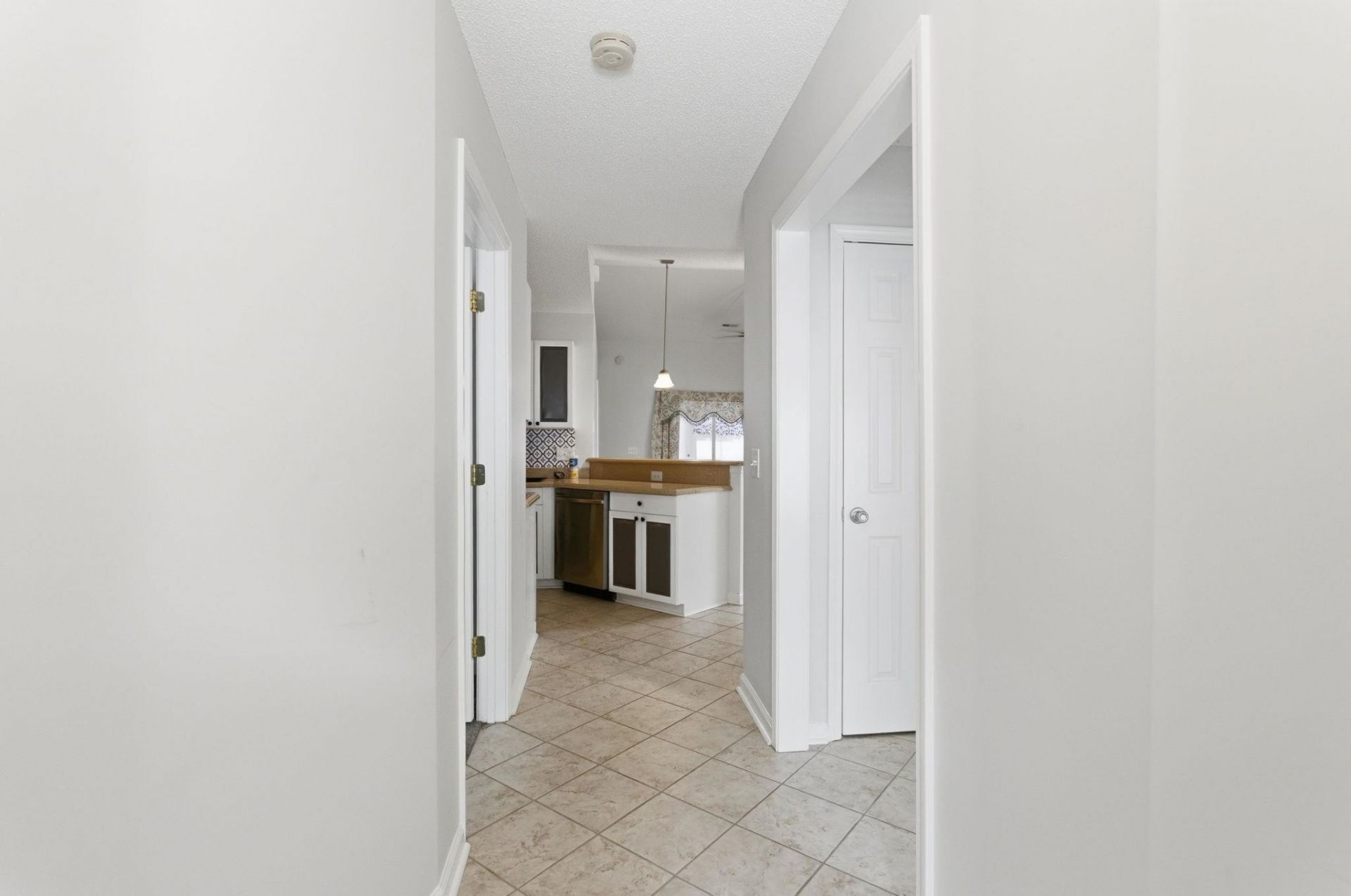 300 Country Manor Dr. Photo 6