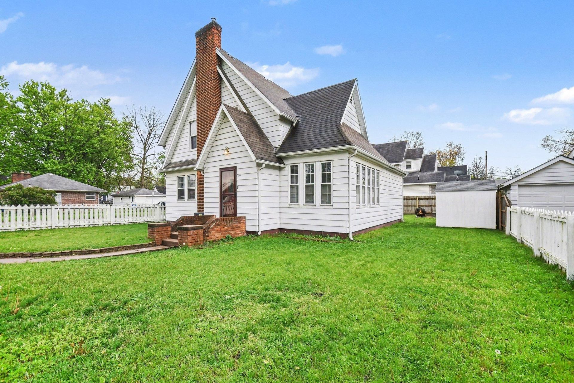 801 Maple Row, Elkhart, IN 46514 Main Photo