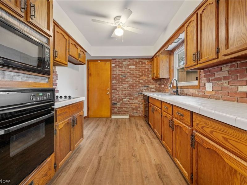 2862 Byron Drive, North Canton, OH 44720 Photo 5