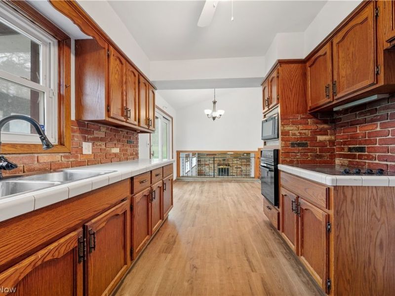 2862 Byron Drive, North Canton, OH 44720 Photo 6