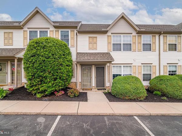 452B BUTTONWOOD LANE, YORK, PA 17406