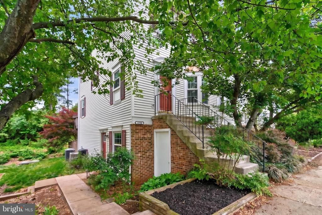 4194 Pleasant Meadow Court, Unit 102C, Chantilly, VA 20151 Main Photo