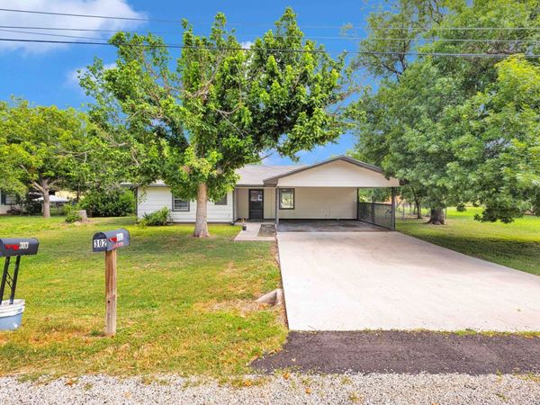302 BOOSTER ST, Center Point, TX 78010
