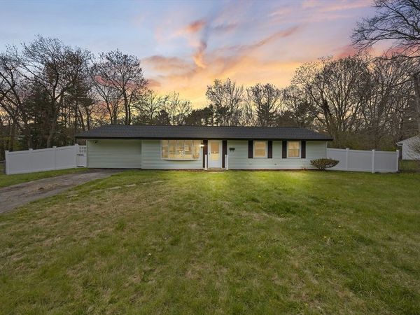 122 Sinclair Rd, Brockton, MA 02302