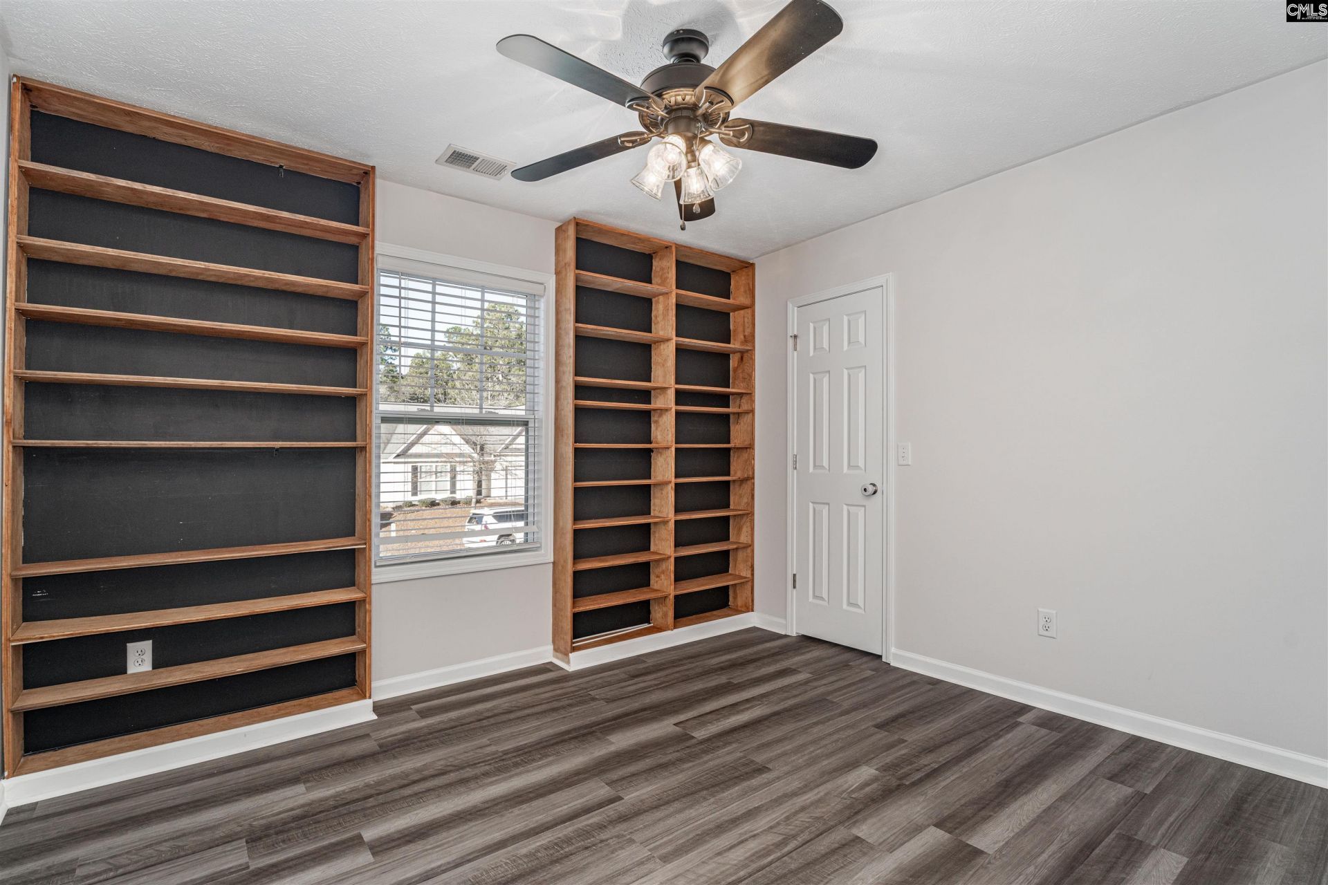 218 Meades Court Photo 31