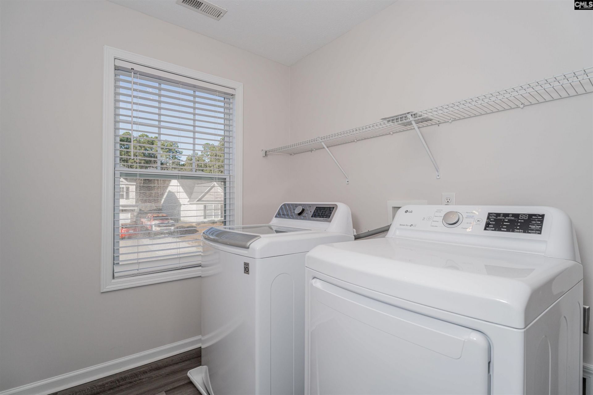 218 Meades Court Photo 33