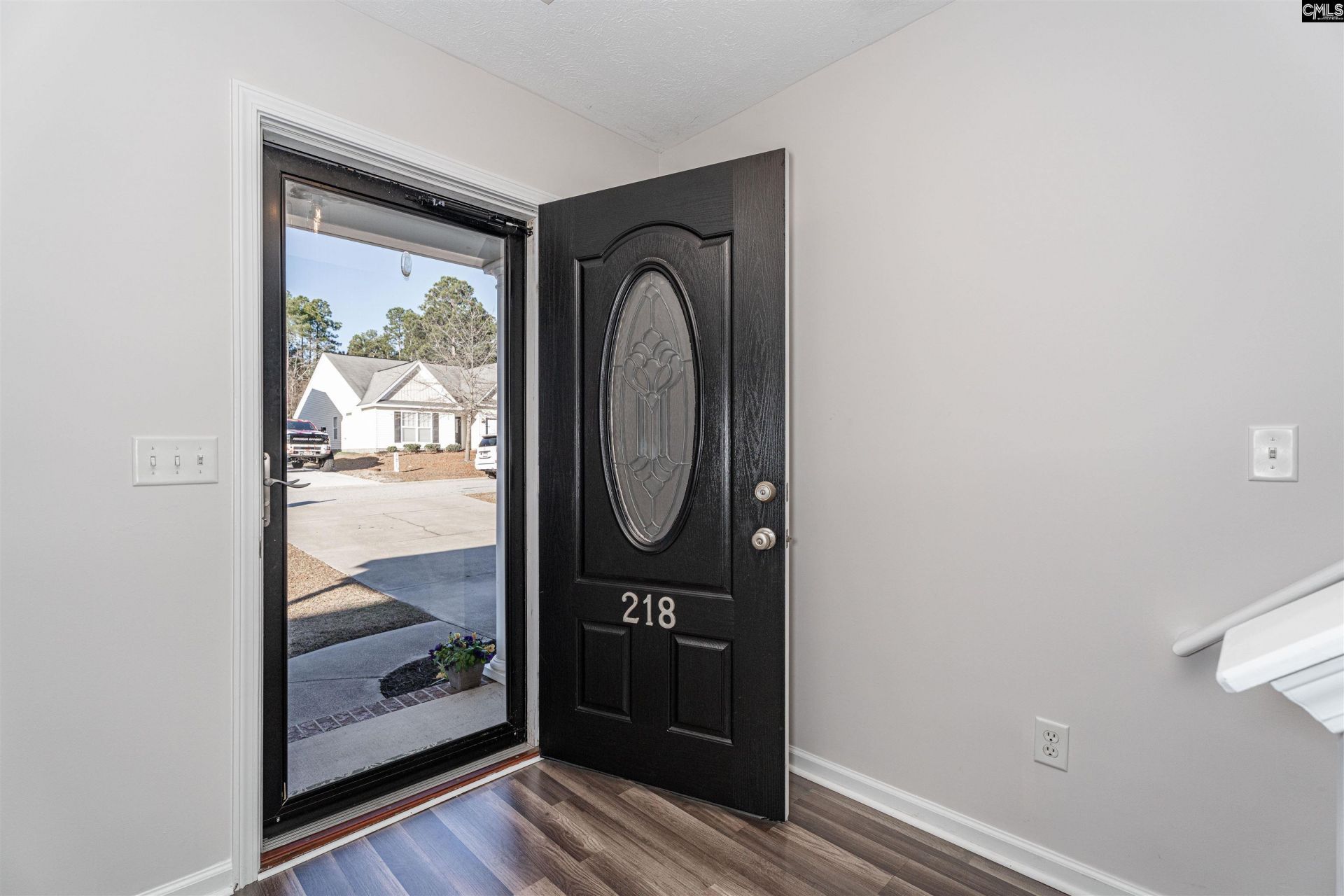 218 Meades Court  Photo 5