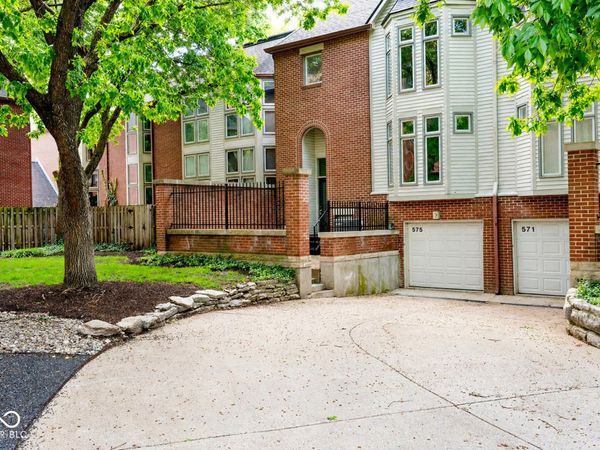 575 Lockerbie Circle S, Indianapolis, IN 46202