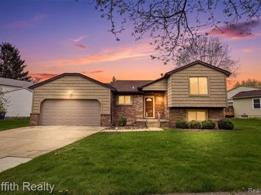 865 Alpine Drive , Brighton, MI 48116