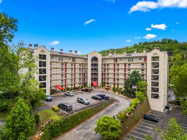102 Baskins Creek Bypass, Gatlinburg, TN 37738