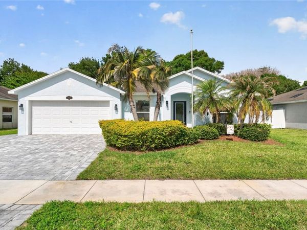 2105 46th Avenue, Vero Beach, FL 32966