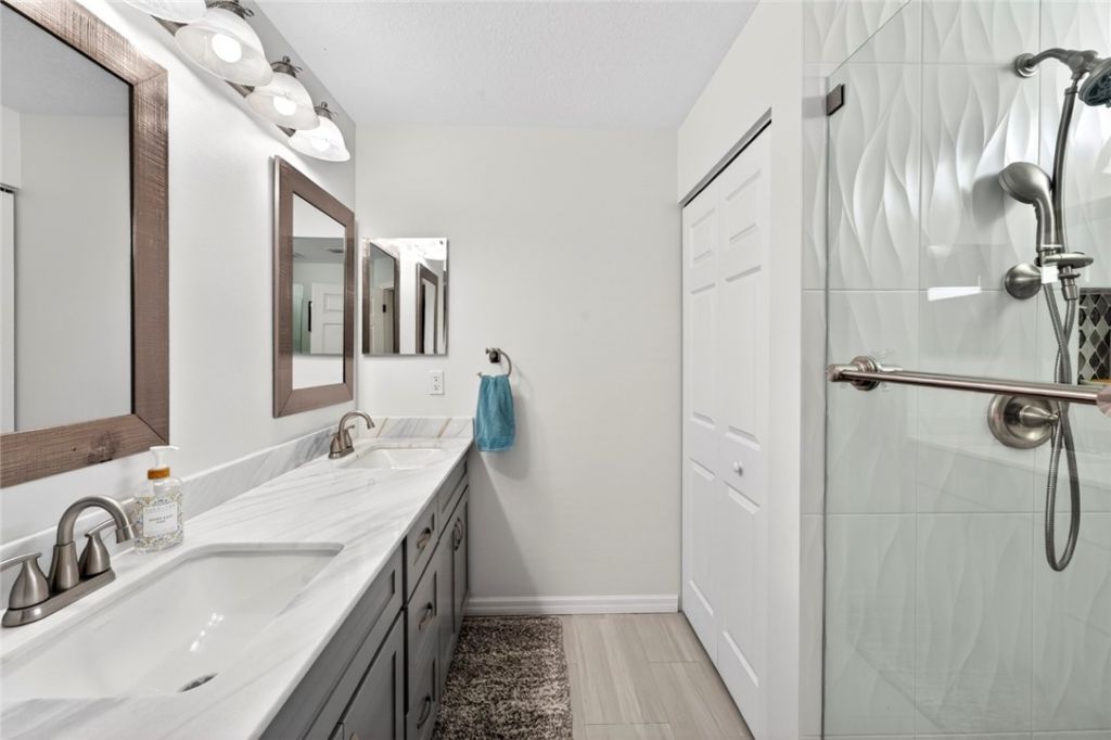 2105 46th Avenue, Vero Beach, FL 32966 Photo